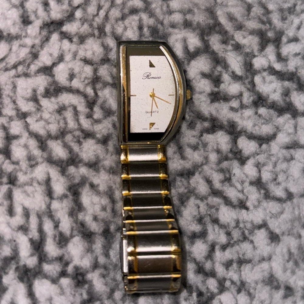Tonics vintage ladies gold and silver colored two toned watch